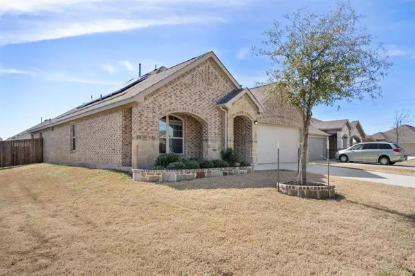 702 Pearl Way, Arlington, TX 76002