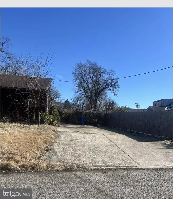 248 RANDALL AVE, Mount Holly, NJ 08060