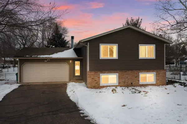 9638 Valley Forge LN N, Maple Grove, MN 55369