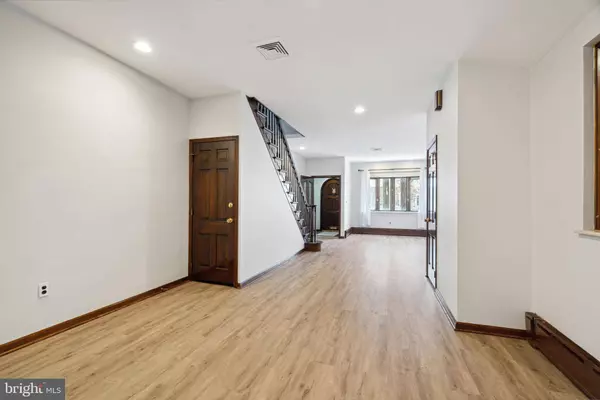 2426 S 20TH ST, Philadelphia, PA 19145