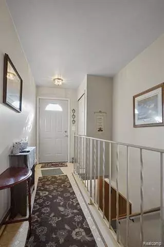 480 DOVER CRESCENT, Westland, MI 48185