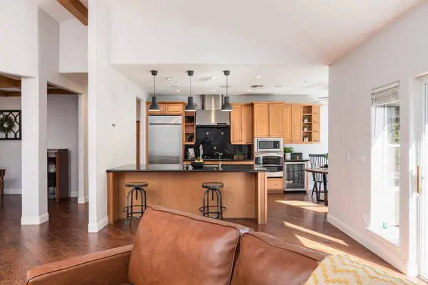 2426 Garden HWY, Sacramento, CA 95833