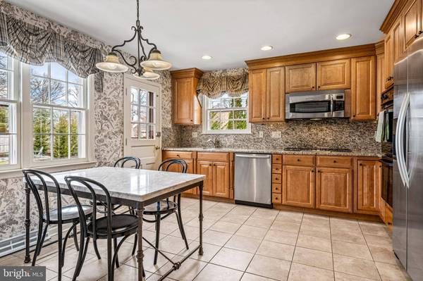 245 NICHOLSON DR, Moorestown, NJ 08057