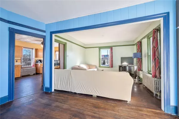 94 Garfield AVE, Cranston, RI 02920