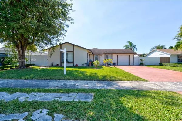 13238 SW 86th Ln, Miami, FL 33183