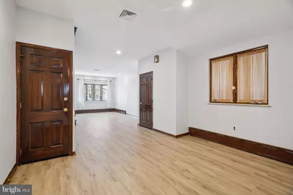 2426 S 20TH ST, Philadelphia, PA 19145