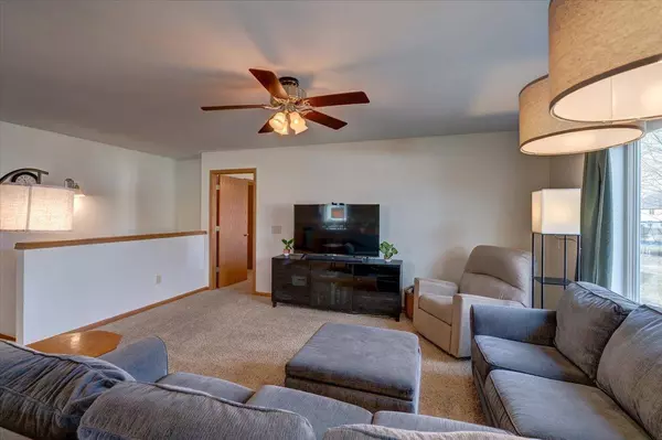 817 Oregon Parks Avenue, Oregon, WI 53575