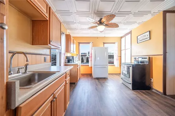 94 Garfield AVE, Cranston, RI 02920