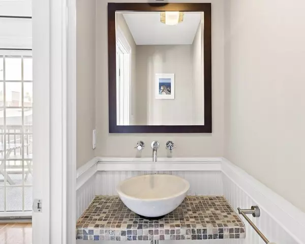 498 E 4th St #A, Boston, MA 02127