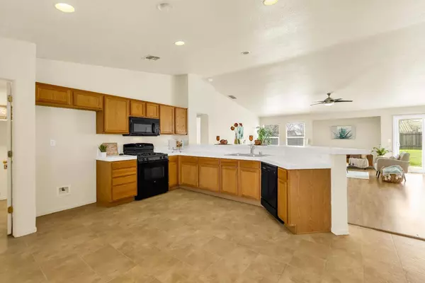 10808 Woodring DR, Mather, CA 95655