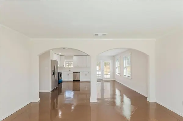 605 Arthur ST, Elgin, TX 78621