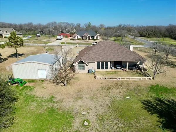 901 Sapphire Ridge, Oak Point, TX 75068
