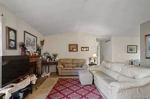 480 DOVER CRESCENT, Westland, MI 48185