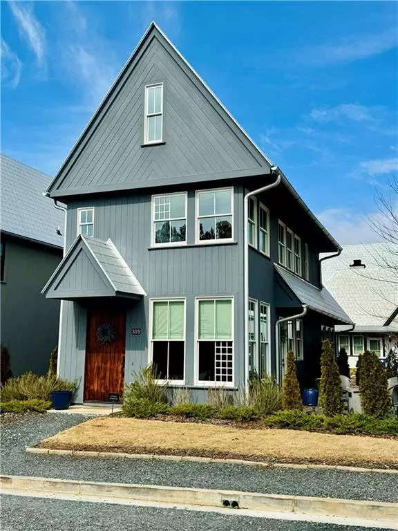 305 High ST, Fayetteville, GA 30214