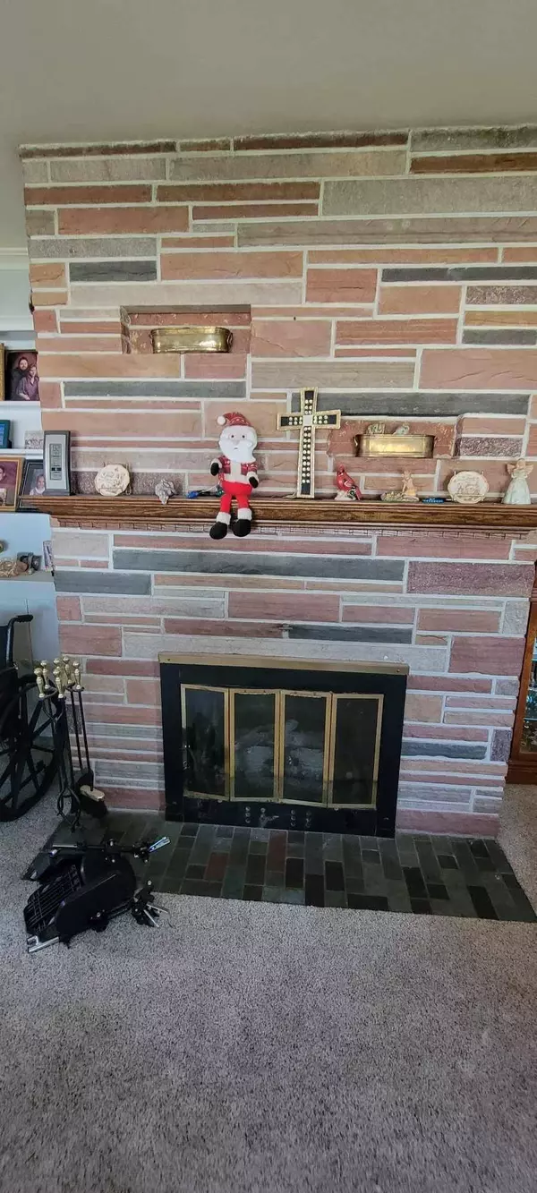 6044 54th Ave, Kenosha, WI 53142