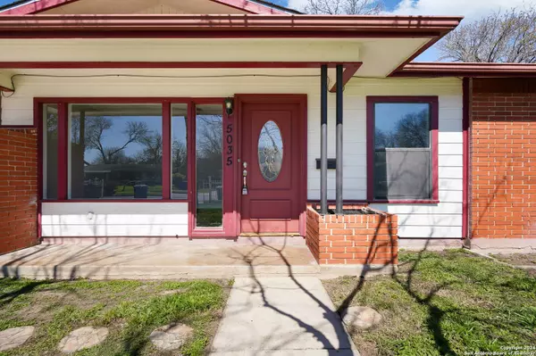 5035 CREEKMOOR DR, San Antonio, TX 78220-4903