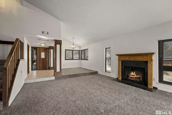 698 E Riverview Circle, Reno, NV 89509