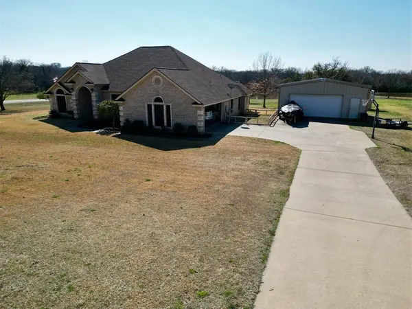 901 Sapphire Ridge, Oak Point, TX 75068