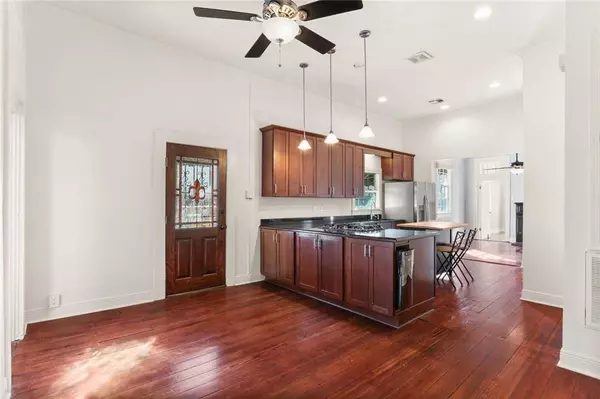 3961 CONSTANCE ST, New Orleans, LA 70115