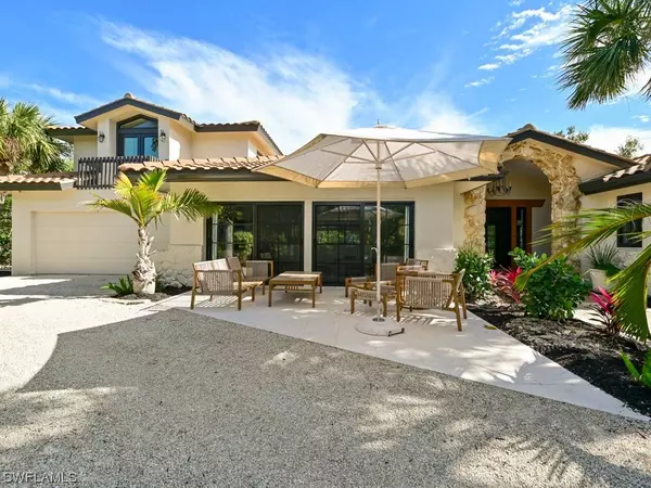 911 S Yachtsman DR, Sanibel, FL 33957