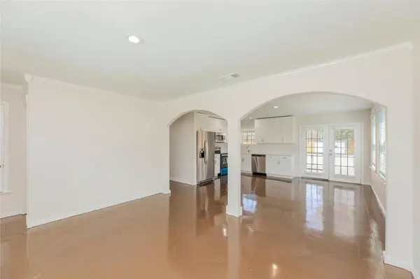 605 Arthur ST, Elgin, TX 78621