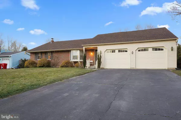 597 10TH AVE, Warminster, PA 18974