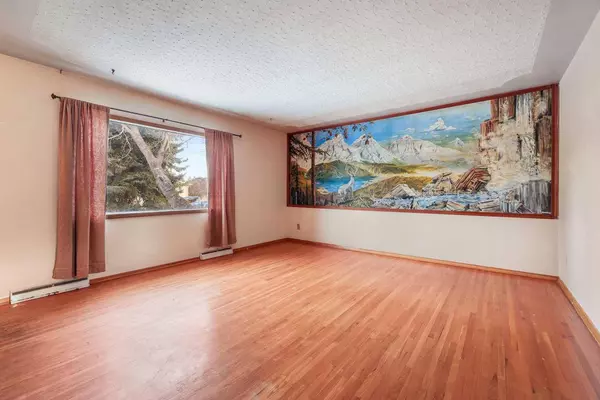 1940 Cottonwood CRES SE, Calgary, AB T2B 1P6