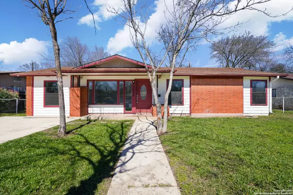 5035 CREEKMOOR DR, San Antonio, TX 78220-4903