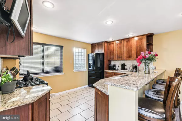 657 ARTWOOD DR, Philadelphia, PA 19115