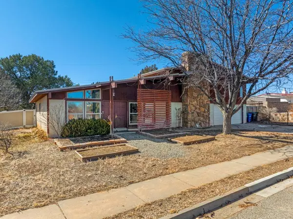 132 Aragon AVE, Los Alamos, NM 87547