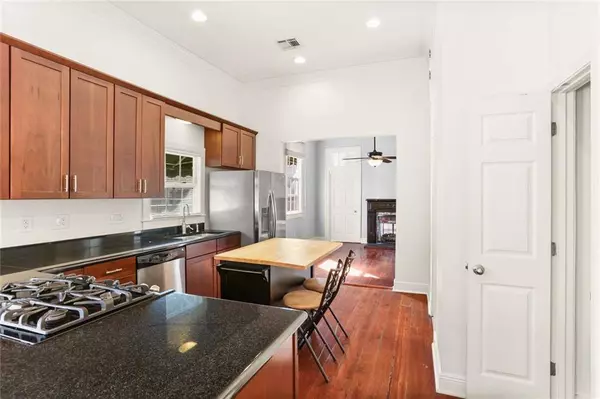 3961 CONSTANCE ST, New Orleans, LA 70115