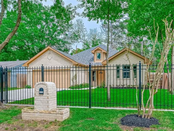 10534 Hollyglen DR, Houston, TX 77016