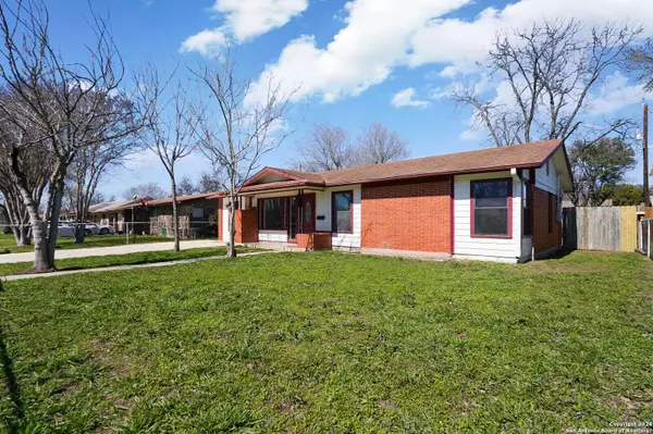 5035 CREEKMOOR DR, San Antonio, TX 78220-4903