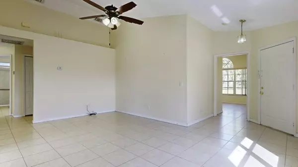 721 Roselyn AVE, Fort Pierce, FL 34982