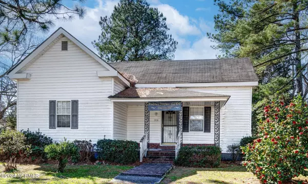 205 Dixon Street NW, Elm City, NC 27822