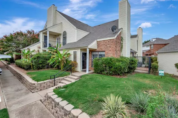 2428 Forest Brook Lane #1113, Arlington, TX 76006