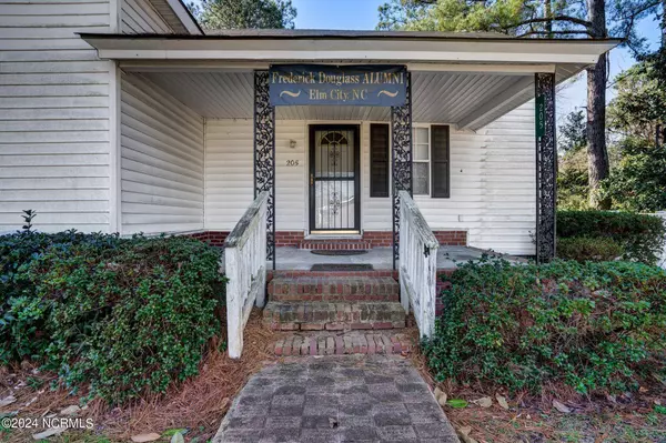 205 Dixon Street NW, Elm City, NC 27822