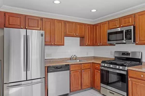 6 Fernview Ave #9, North Andover, MA 01845