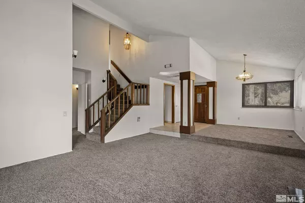 698 E Riverview Circle, Reno, NV 89509