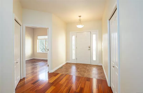 6230 Garside Rd, Nanaimo, BC V9T 6H9