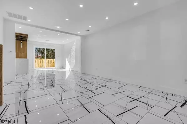 408 W Scott Ave, Rahway City, NJ 07065