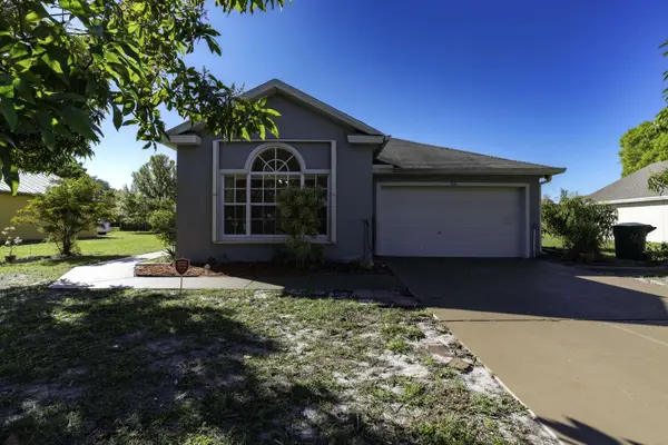 721 Roselyn AVE, Fort Pierce, FL 34982