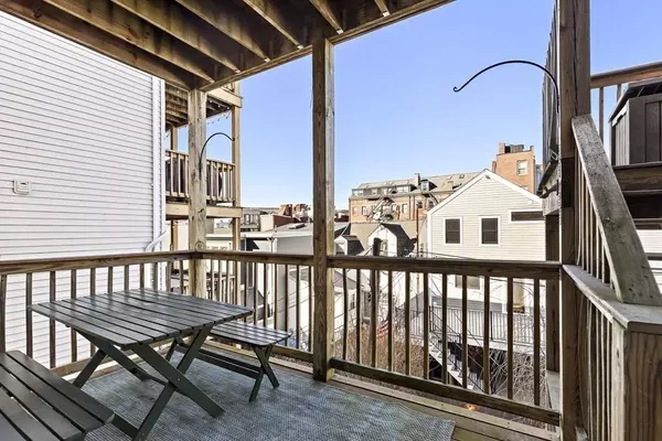 498 E 4th St #A, Boston, MA 02127