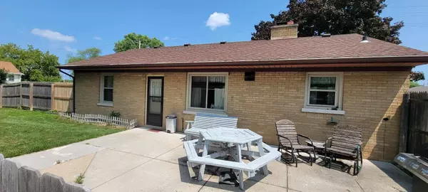 6044 54th Ave, Kenosha, WI 53142