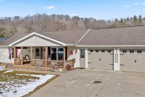 414 Cherry AVE W, Plum City, WI 54761