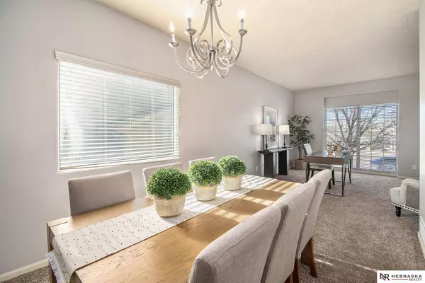 16313 Grand Avenue, Omaha, NE 68116