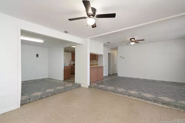 6927 Tallahasse Dr, San Antonio, TX 78227