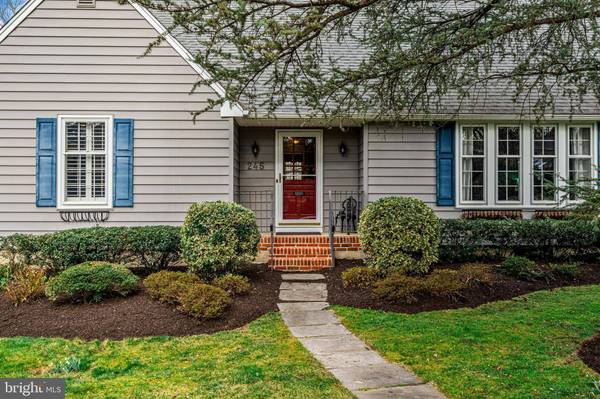 245 NICHOLSON DR, Moorestown, NJ 08057