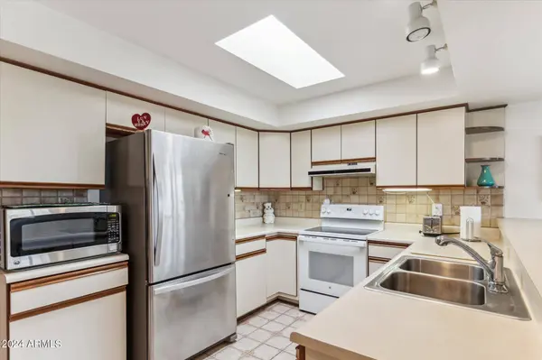 12945 W BALLAD Drive, Sun City West, AZ 85375