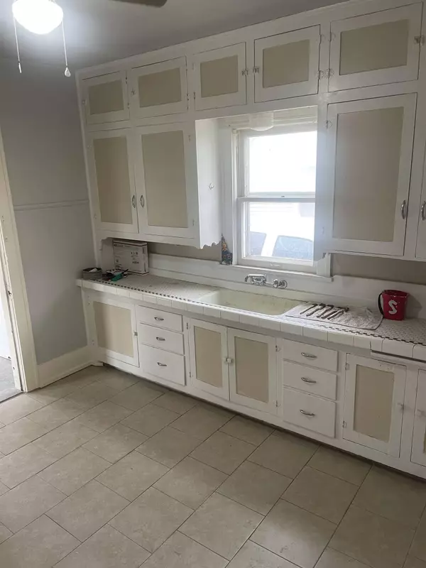 526 Grant, Enid, OK 73703